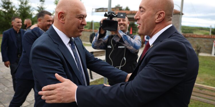 Gjini: AAK s’do ta bllokojë formimin e institucioneve, por kërkon zotim me shkrim