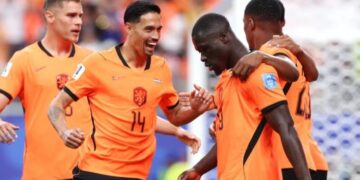 Holanda shkatërron Suedinë me “manita”, siguron vendin e parë në Grupin F