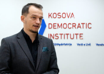 Cakolli: Qeveria në detyrë s’ka mandat për politika të reja apo grupe punuese.