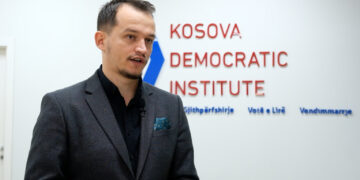 Cakolli: Qeveria në detyrë s’ka mandat për politika të reja apo grupe punuese.