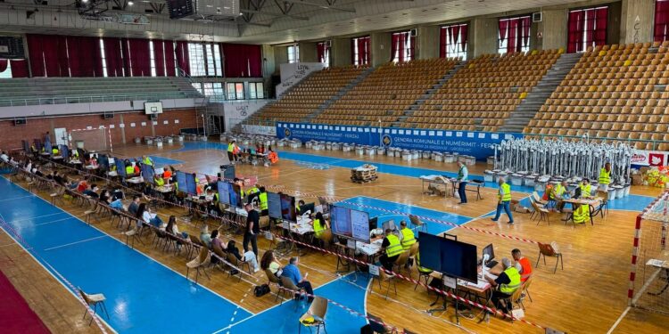Top 10 kandidatët më të votuar në partitë kryesore: Kush po dominon në LVV, PDK, LDK dhe AAK?