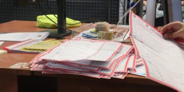 Numërohen 28% e votave në ambasada – zbulohen kandidatët që po dominojnë garën.