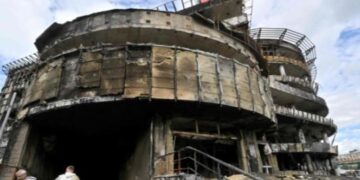 Sulm i ri ajror rus në Kharkiv, një i vdekur dhe nëntë të plagosur – Zelensky paralajmëron Lukashenkon