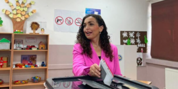 Vjosa Osmani: Qytetarët e Kosovës po dëshmojnë përkushtim ndaj demokracisë