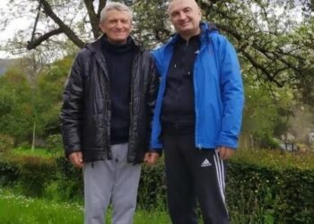 I jep sot lamtumirën e fundit babait: Ilir Meta lë qelinë e burgut, shoqërohet drejt Skraparit.