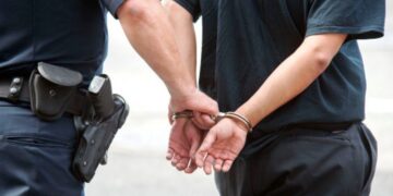 Fushë Kosovë: Arrestohet i kërkuari për falsifikim të parave dhe posedim të narkotikëve.