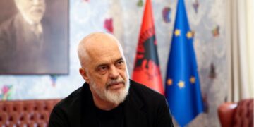 Rama i vendosur për resortin në Zvërnec: Më kanë votuar për t’i bërë këto projekte realitet, protestat nuk do ta ndalin investimin