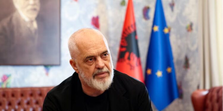 Rama i vendosur për resortin në Zvërnec: Më kanë votuar për t’i bërë këto projekte realitet, protestat nuk do ta ndalin investimin