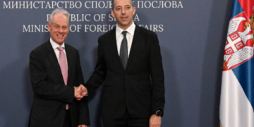 Ambasada amerikane: Ngërçi i vazhdueshëm po i kushton Kosovës, kërkohet veprim urgjent nga udhëheqësit.