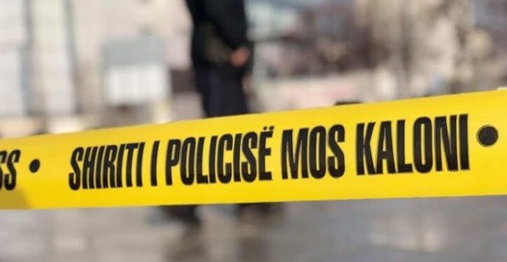 Tragjedi në Fushë Kosovë: Një person humb jetën pasi bie nga një lartësi.