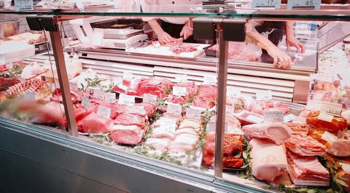 AUV intensifikon kontrollet për shkak të vapës, apel bizneseve për ruajtjen e sigurt të ushqimeve.