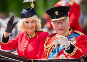 Mijëra njerëz në Londër për Trooping the Colour në nder të Mbretit Charles III