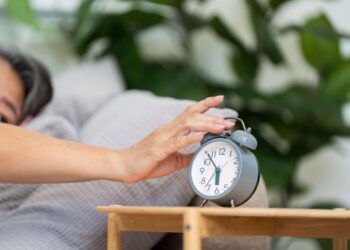 Ritmi cirkadian – ora biologjike që kontrollon gjumin, energjinë dhe shëndetin tuaj