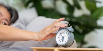 Ritmi cirkadian – ora biologjike që kontrollon gjumin, energjinë dhe shëndetin tuaj