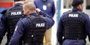 Operacion i Policisë në Prishtinë, Gjilan e Prizren, arrestohen tre zyrtarë – Sekuestrohen mijëra euro, veturë e armë.
