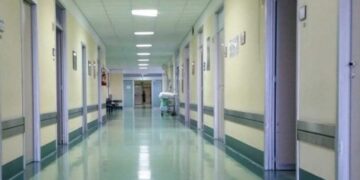 “Alarm në Spitalin e Mitrovicës: Pezullohen mbi 1 mijë infuzione për shkak të dyshimeve për cilësi”.