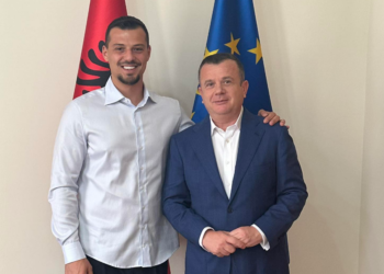 Balla takon Endrit Thaçin në Tiranë: “Edhe një muaj dhe presidenti do të jetë mes nesh”.
