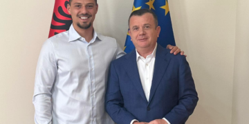 Balla takon Endrit Thaçin në Tiranë: “Edhe një muaj dhe presidenti do të jetë mes nesh”.