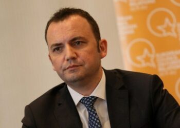 Osmani: Opinioni u mashtrua për dy vjet me “ndryshimin e trasejes” së autostradës Shkup–Bllacë.