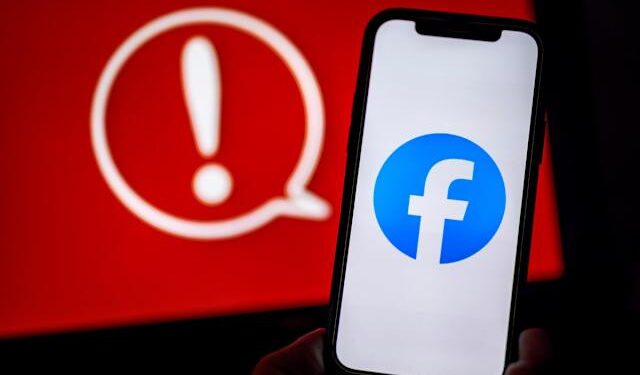 Facebook nuk po funksionon: Mijëra përdorues raportojnë probleme.