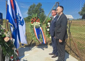 Në Kroaci zbulohet pllaka përkujtimore për 10 viktimat nga Kosova të aksidentit tragjik të vitit 2021.