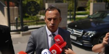 Prokuroria Speciale: Halil Thaçi u intervistua si i pandehur për “Ushtrim ndikimi”.