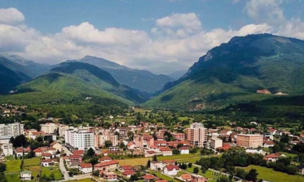 Ky është dajli 26 vjeçar që dyshohet se e vrau babain e tij aksidentalisht në Strellc të Deçanit.
