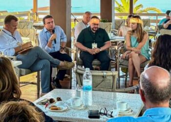 Kurti në mesin e “mendimtarëve globalë” në Olympia, krah tij edhe emisari i dialogut Kosovë–Serbi.