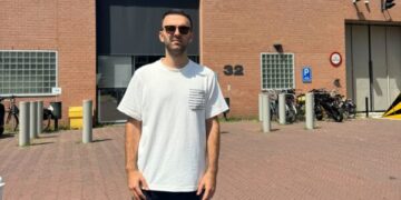 Jakup Krasniqi drejt vendimit final, djali i tij e viziton në Hagë: Kanë mbetur edhe pak javë