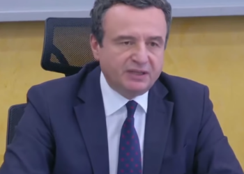 Qeveria: Kthimi i serbëve në institucione duhet të bëhet vetëm sipas Kushtetutës dhe ligjit