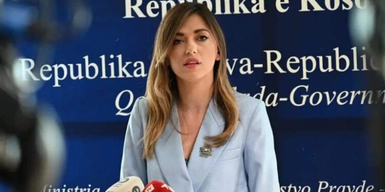 Haxhiu pret në takim përfaqësuesit e Shoqatës së Ish të Burgosurve Politikë të Kosovës