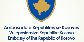 Ambasada e Kosovës në Zagreb u del në ndihmë mërgimtarëve në Bajakovo, shpërndan ujë dhe pako ushqimore