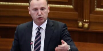 Armend Zemaj: Vetëm 2% e investimeve kapitale në shëndetësi u realizuan në gjysmën e parë të vitit
