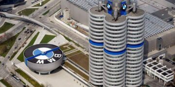 Pse selia qendrore e BMW-së ka formën e një motori? Historia pas ndërtesës ikonike në Mynih
