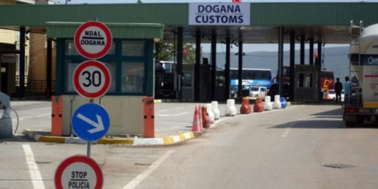 Dogana zbulon rreth 13 mijë euro të padeklaruara
