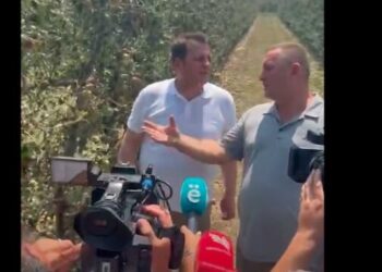 Fermeri paralajmëron ministrin Muja: Nëse nuk përkrahemi, asnjë zyrtar s’ka me shkel më në këtë tokë.