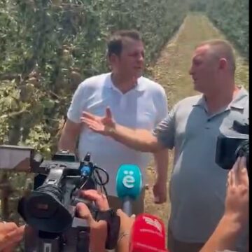 Fermeri paralajmëron ministrin Muja: Nëse nuk përkrahemi, asnjë zyrtar s’ka me shkel më në këtë tokë.