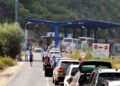 Fluksi në pikat kufitare të Kosovës: Pritjet më të gjata në Dheun e Bardhë