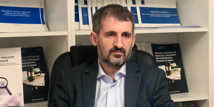 Miftaraj kritik për Kosovën: Fqinjët ecin përpara, këtu dominojnë skandalet.