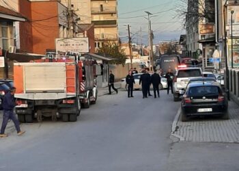 Plagosja e mbrëmshme në Fushë Kosovë, Policia nis hetimet në vendin e ngjarjes.