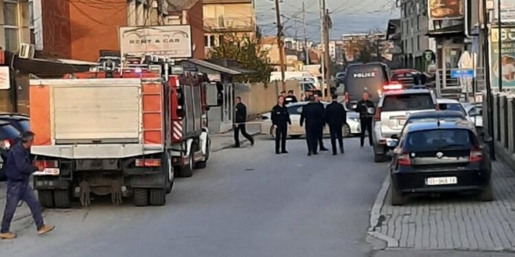 Plagosja e mbrëmshme në Fushë Kosovë, Policia nis hetimet në vendin e ngjarjes.