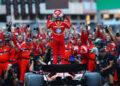 Formula 1/ Leclerc triumfon në Silverstone, Ferrari rikthehet te fitorja pas një gare dramatike