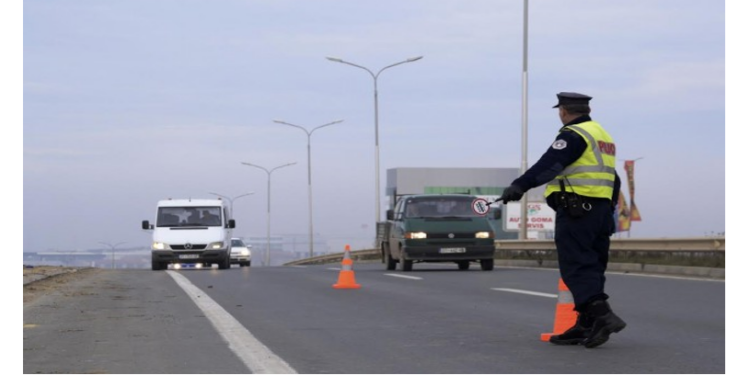 Policia apelon për kujdes në trafik: Shtohen makineritë bujqësore në rrugë.
