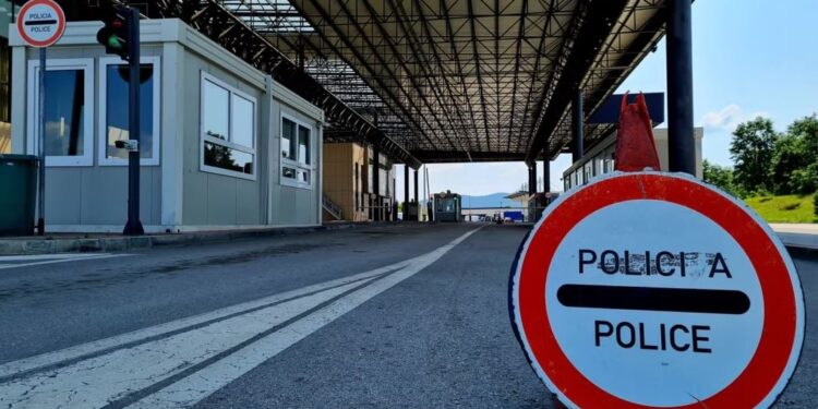 Koci: Kosovari pretendon se u kërcënua dhe pagoi 2 mijë euro në kufirin me Serbinë.