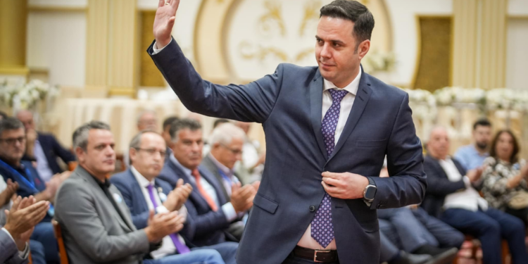 Abdixhiku nesër përballet me votën e 344 delegatëve: Si qëndron raporti i forcave pro dhe kundër?