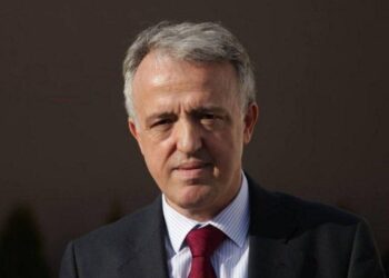 “Hamiti godet Kurtin: ‘Me Vetëvendosjen e ka paralizuar Kosovën’”..