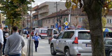 Plagosja e katërfishtë në Podujevë: Policia bastis shtëpitë e të dyshuarve, gjen armë dhe mbi 100 fishekë