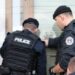 Babai ia dha armën djalit 16-vjeçar për të shtënë në aheng, Policia i bastis shtëpinë.