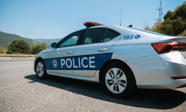 U rrahën mes vete dhe sulmuan policët, arrestohen dy vëllezër në Prishtinë.