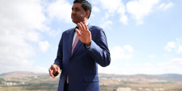 Senatori Amerikan Ro Khanna: Kolonë izraelitë të armatosur na bllokuan për më shumë se një orë në Bregun Perëndimor